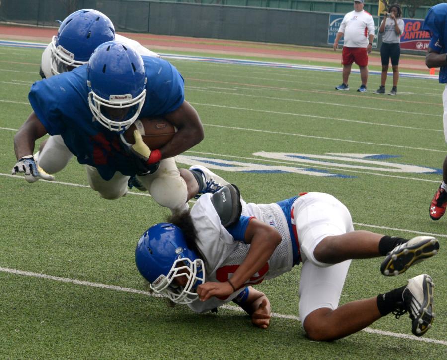 Its+football+time+in+Duncanville.+Join+us+live+for+updates+on+the+game+vs.+Arlington+on+our+twitter+%40sportsbypp.+%28photo+by+Cynthia+Rangel%29