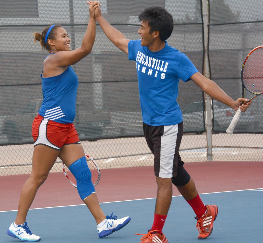 Photos: Varsity Tennis vs. Cedar Hill