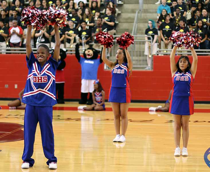 Student body hosts Pep Rally for Mesquite Horn game