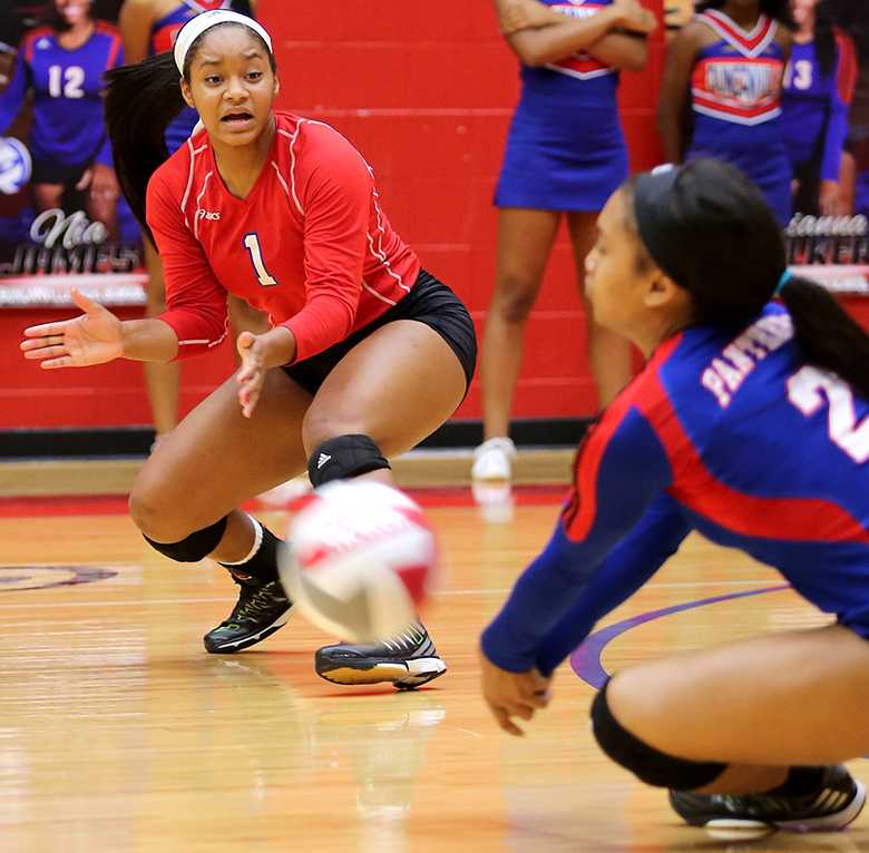 Communication is the key to winning games on the volleyball court. The Lady Panthers will be looking to avenge their only loss to SGP Friday in  a rematch of the District 7-5A leaders. (Alexis Rosebrok photo)