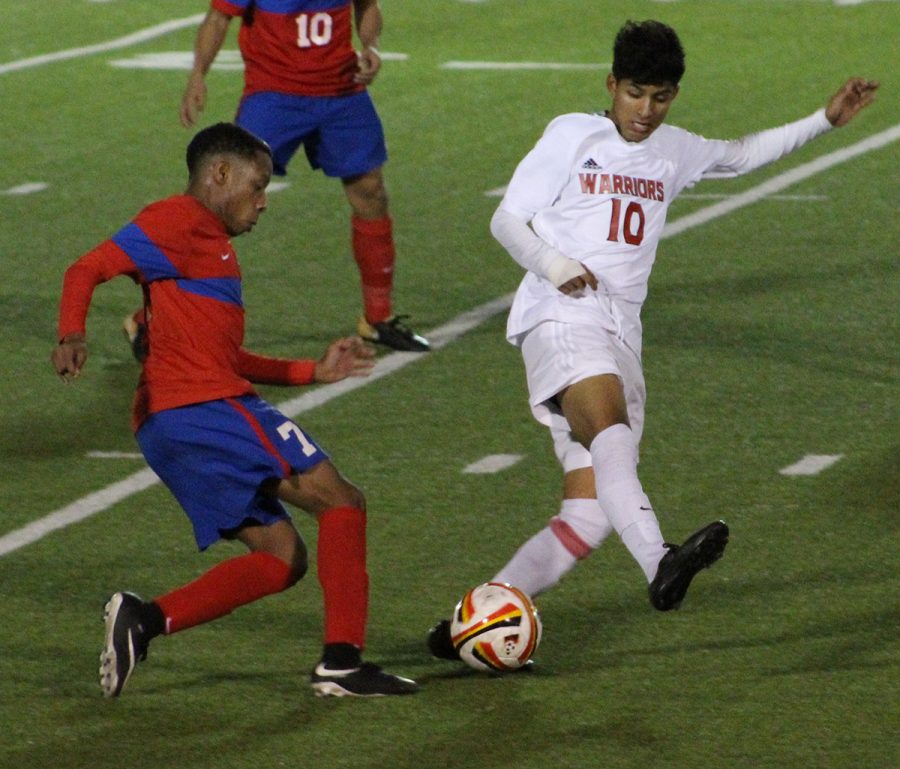 The varsity boys soccer fights for top spot in district with 1-1 tie with SGP. (Giselle Lopez photo)